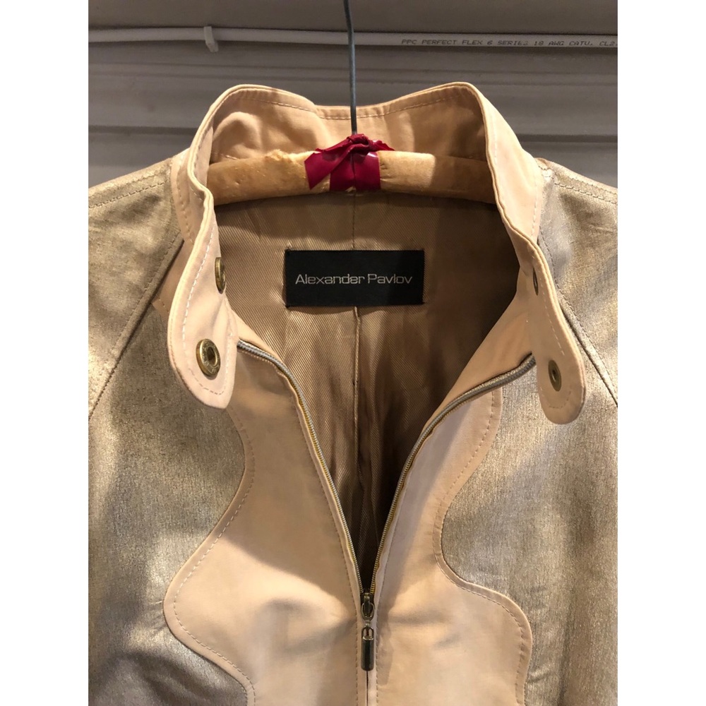 Lightweight Gold Jacket - Picture 2 of 8